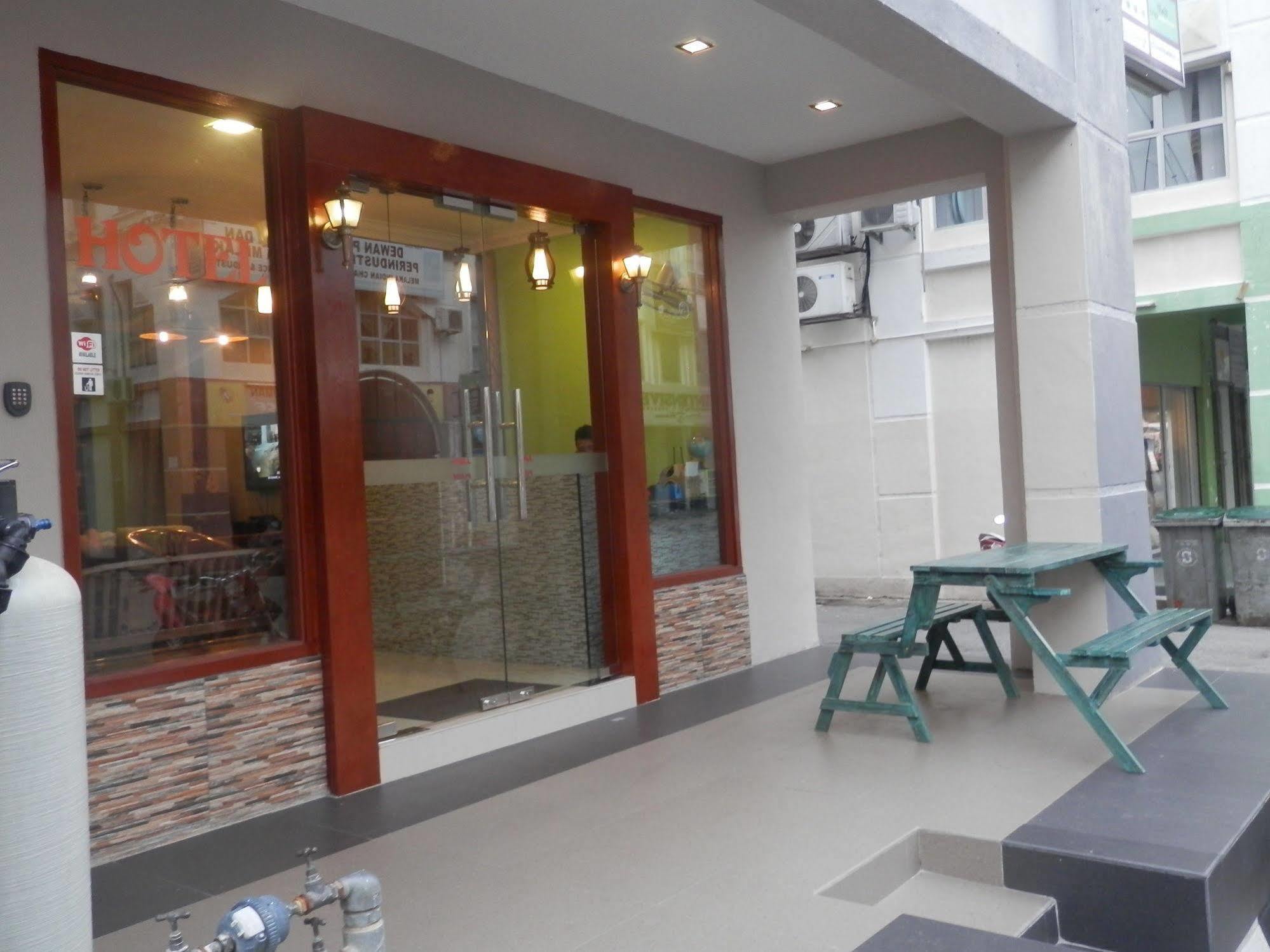 Travellers Planet Hotel & Guesthouse Malacca Εξωτερικό φωτογραφία