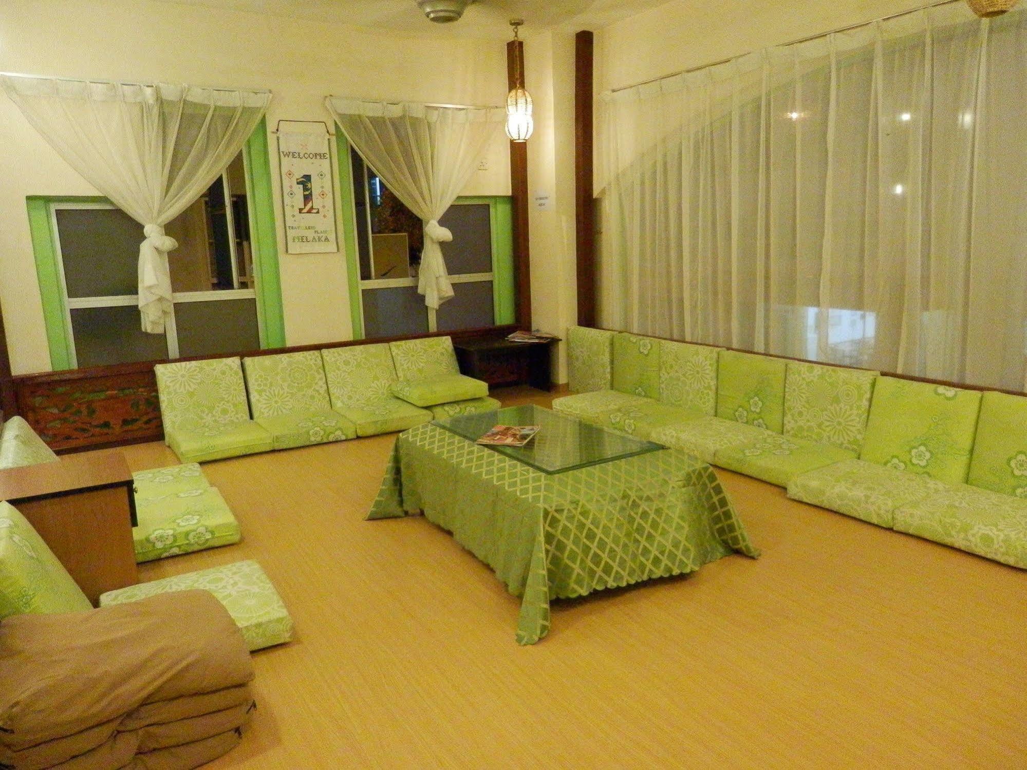 Travellers Planet Hotel & Guesthouse Malacca Εξωτερικό φωτογραφία